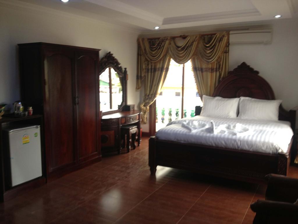 Emerald Bb Battambang Hotel Exterior foto